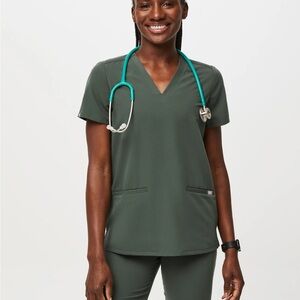 Figs Moss Casma Three Pocket Scrub Top